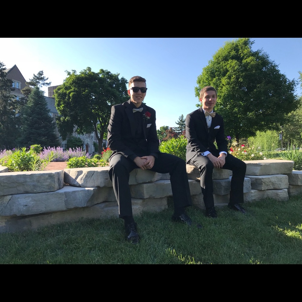 Meet your Posher, Max